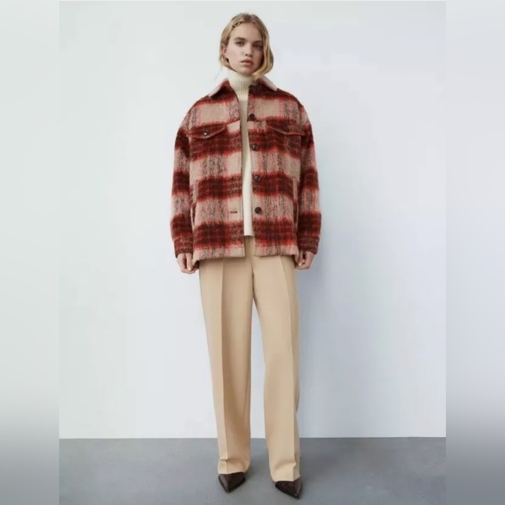 Zara Women's Checkered Jacket in Red/Beige/BlackSize: MEDIUMCondition: GREAT!